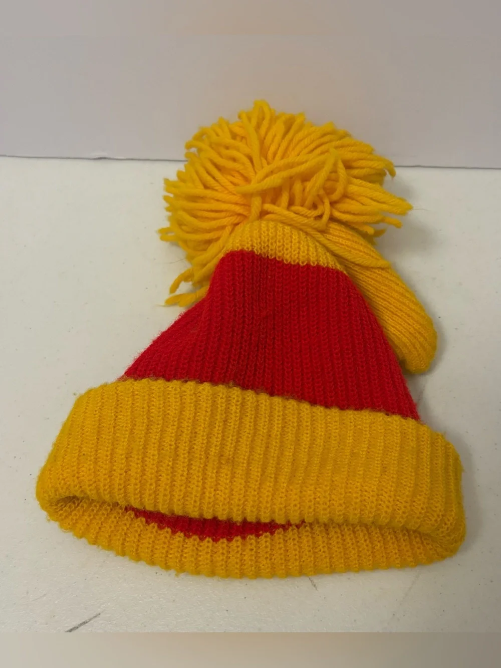 VTG Sesame Street Big Bird Kids Size Beanie Cap Muppet Winter Knit Hat